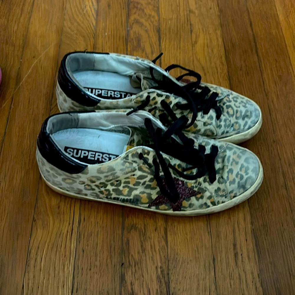 Used golden goose, great condition. I would keep but I have too many shoes.